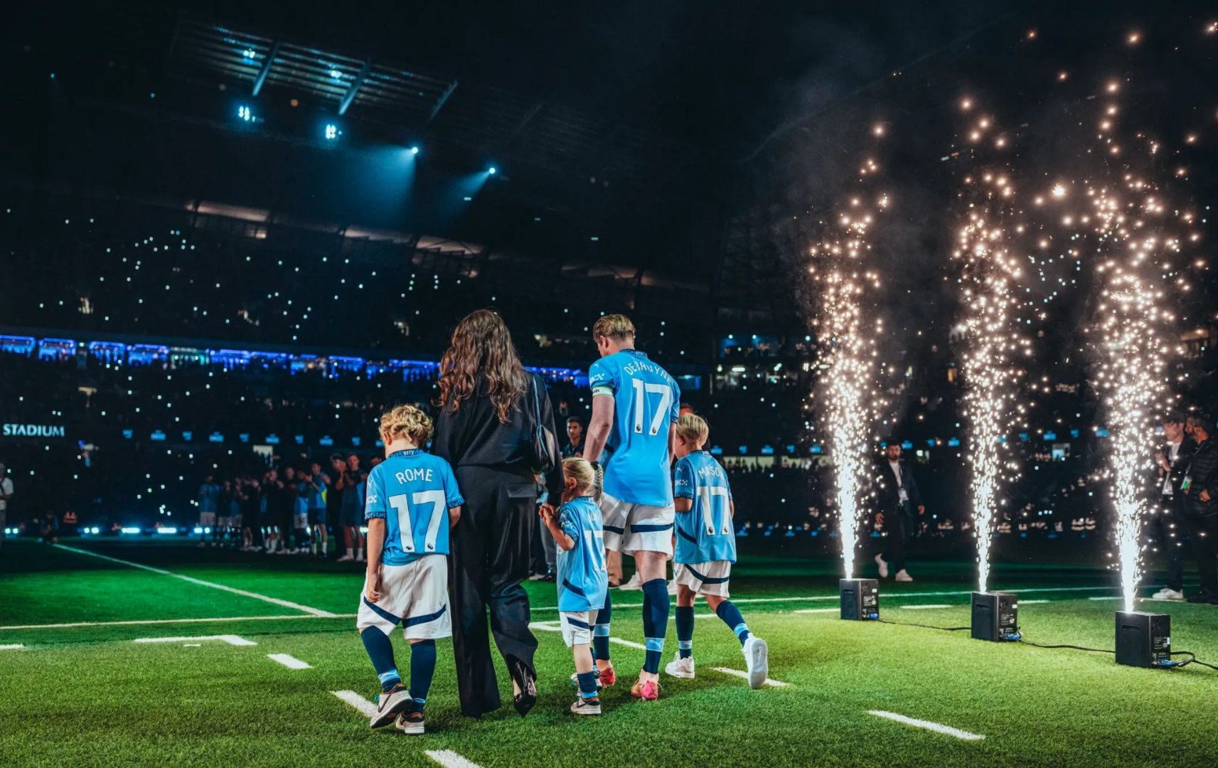 九游-关于德布劳内重返赛场，刷新纪录首场状态出色，西班牙队观众沸腾！全场沸腾不已的信息