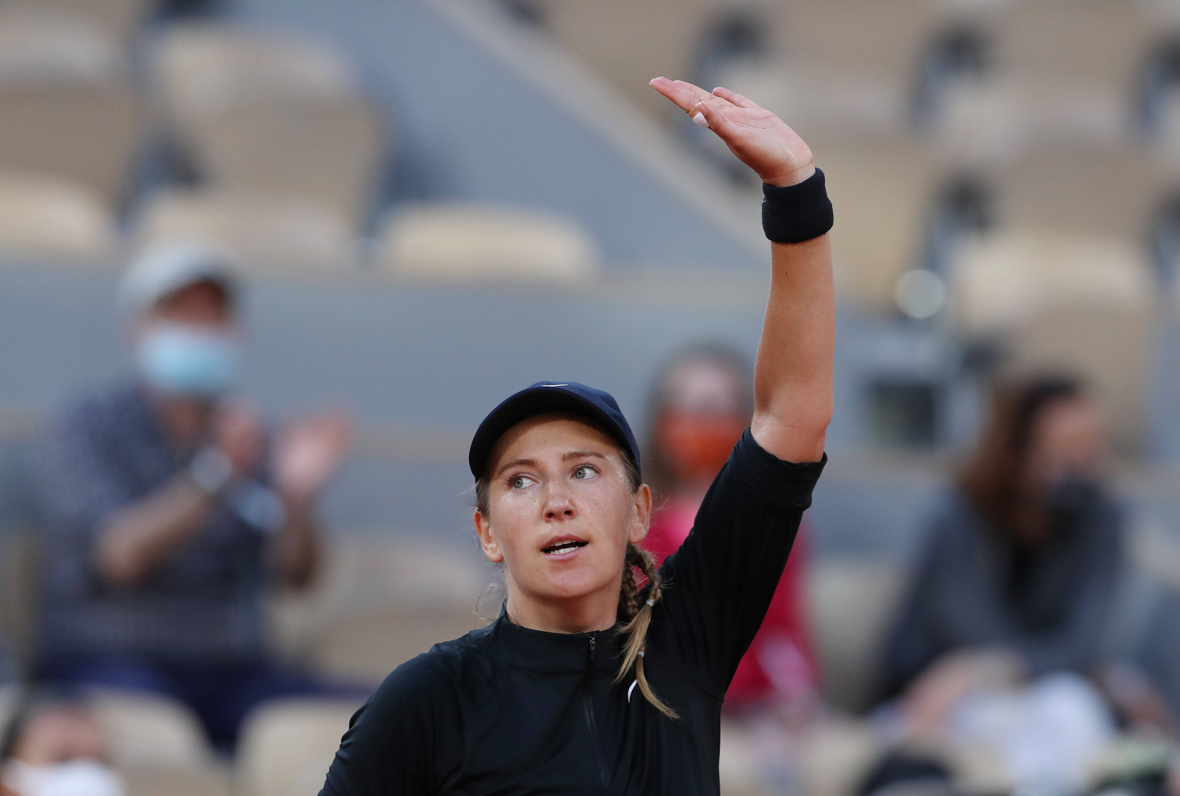 阿扎伦卡迎来三赛季高光表现，IG球迷沸腾！的简单介绍