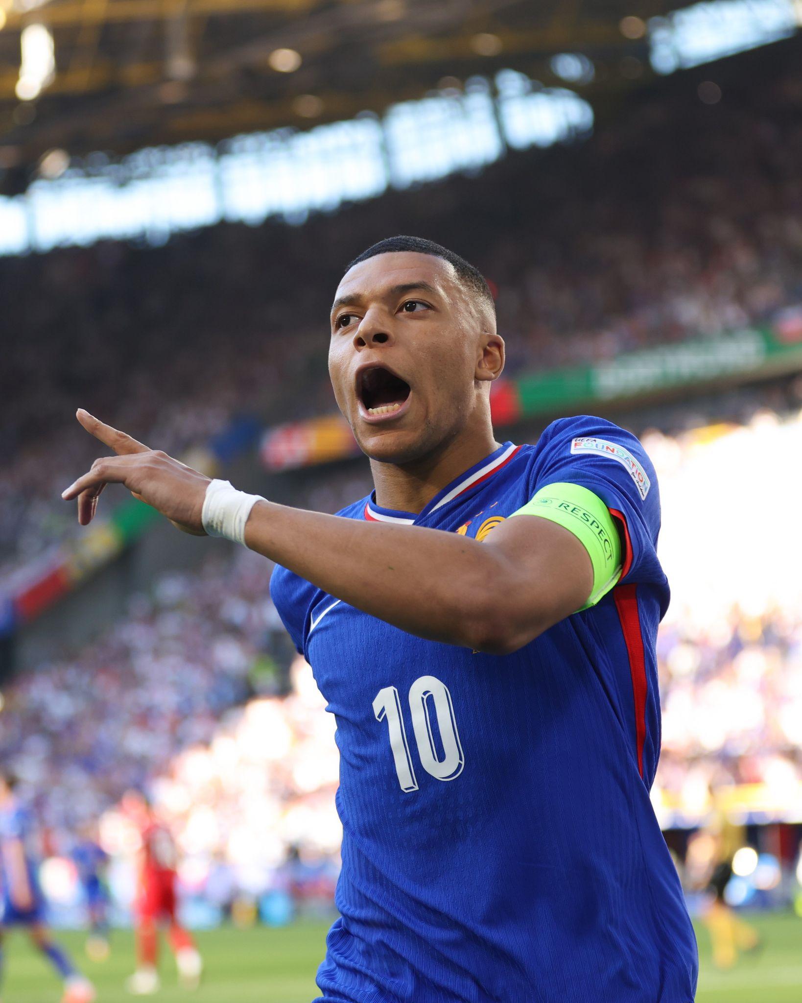 Doinb在法国队比赛中精彩发挥,回归赛场引发热议!的简单介绍 Doinb在法国队比赛中精彩发挥,回归赛场引发热议!的简单介绍